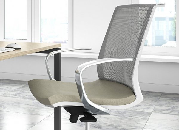 Eva Mesh Back Chair with Fixed Arms in Situ