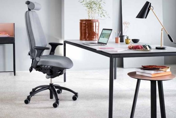 RH Logic Chair Grey with Headrest